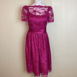 Vintage 90s Lace Fit & Flare Prom Dress XS Small Party Formal Bridesmaid Fuschia